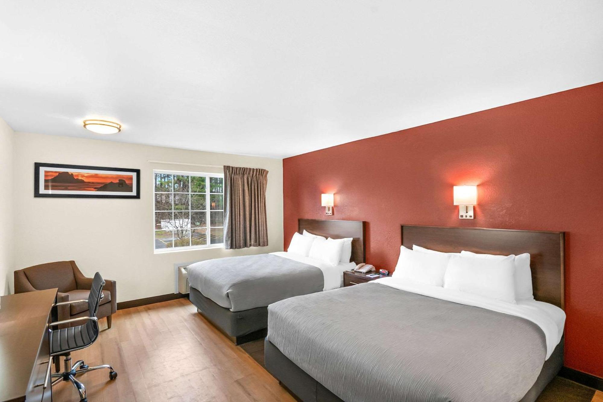 Quality Inn Куінсбері Екстер'єр фото