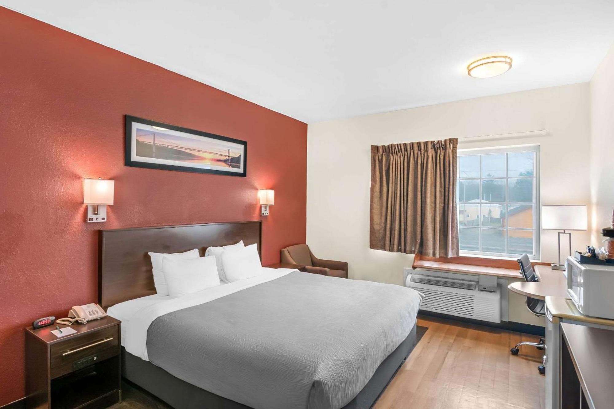 Quality Inn Куінсбері Екстер'єр фото