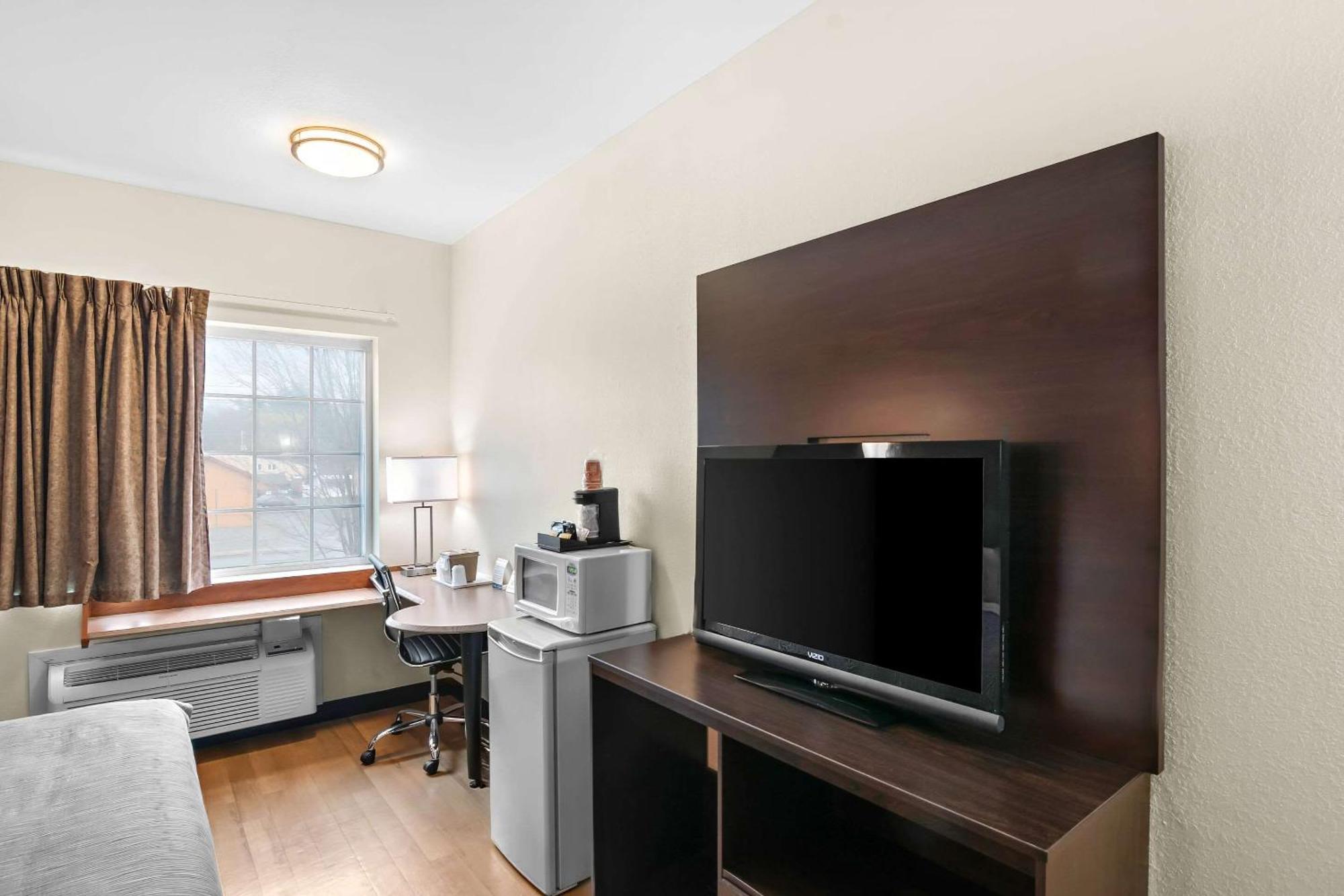 Quality Inn Куінсбері Екстер'єр фото