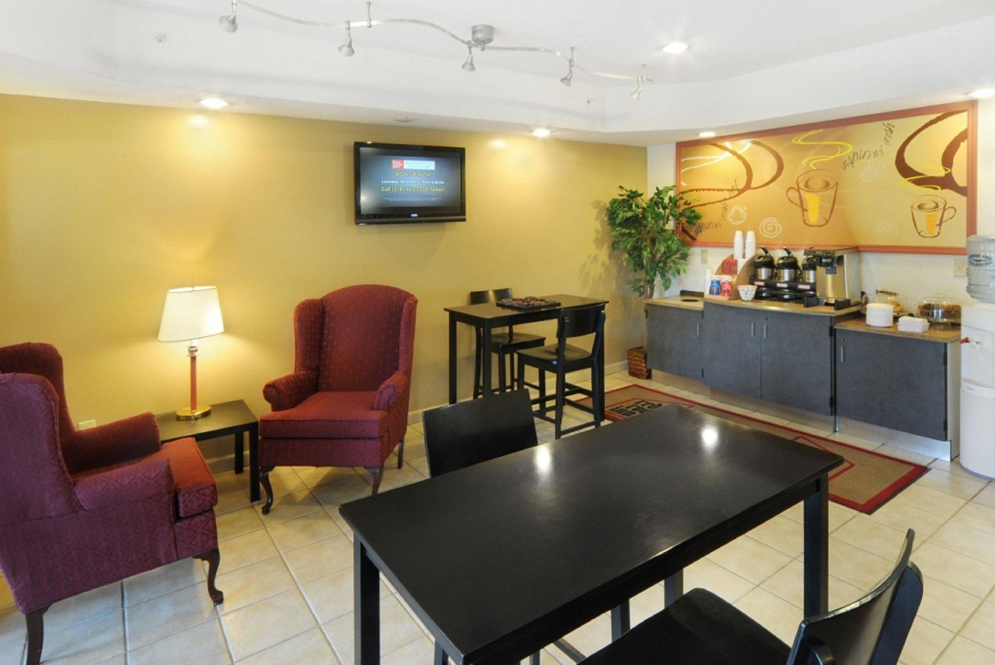 Quality Inn Куінсбері Екстер'єр фото